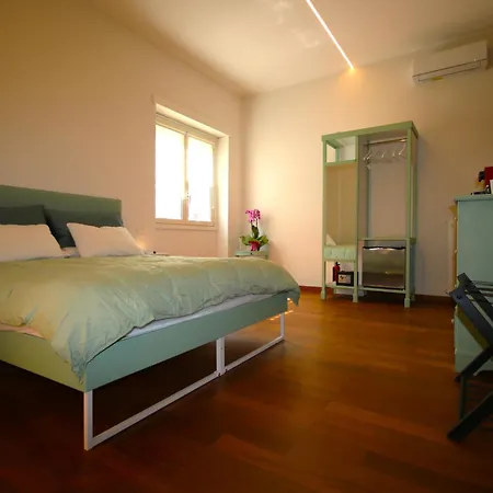 Bed & Breakfast Residenza Savelli 4*